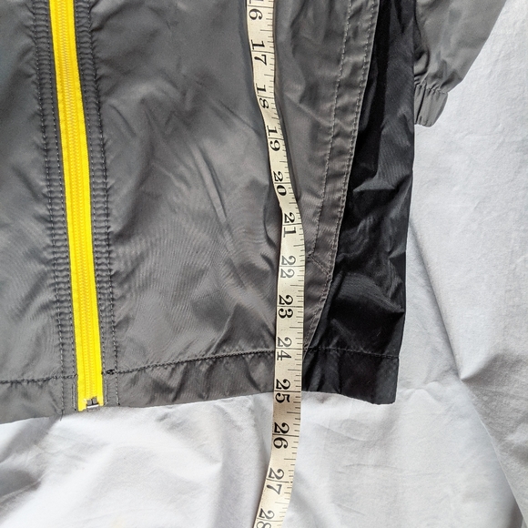 Like new Columbia boys rain and wind jacket size L 14-16 - Picture 10 of 13